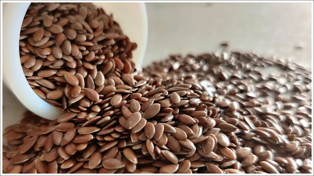 Belly Fat: మీ బాన పొట్ట కరగాలంటే అవిసె గింజలు ఇలా తినండి.. కొవ్వు కొవ్వొత్తిలా కరగాల్సిందే..