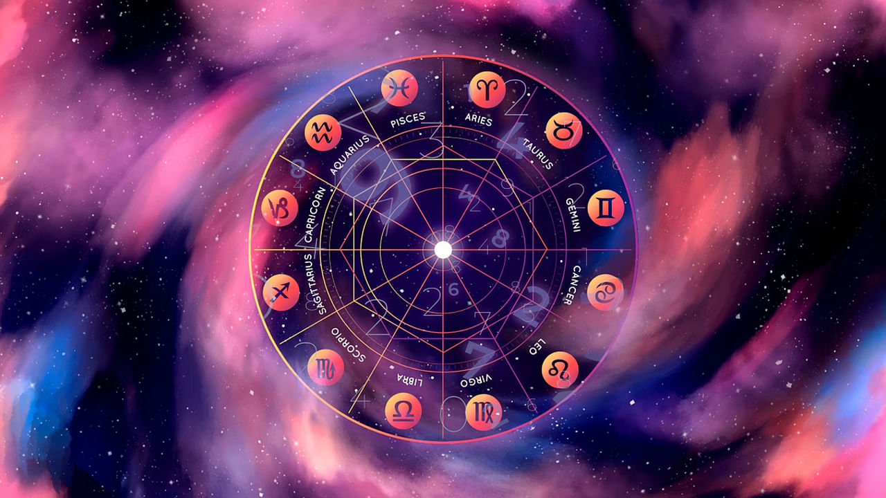 జూన్ 24న చంద్రుడు మిథున రాశిలోకి ప్రవేశిస్తాడు. అంతే కాకుండా అప్పటి వరకు గురుడు కూడా అదే రాశిలో ఉండటం వలన ఈ రెండు రాశుల వారి కలయిక చాలా శుభ ప్రదం. దీని వలన గజకేసరి రాజయోగం ఏర్పడుతుంది. ఈ గజకేసరి రాజయోగం వలన నాలుగు రాశుల వారి జీవితాల్లో కొత్త వెలుగులు తీసుకొస్తాయి.