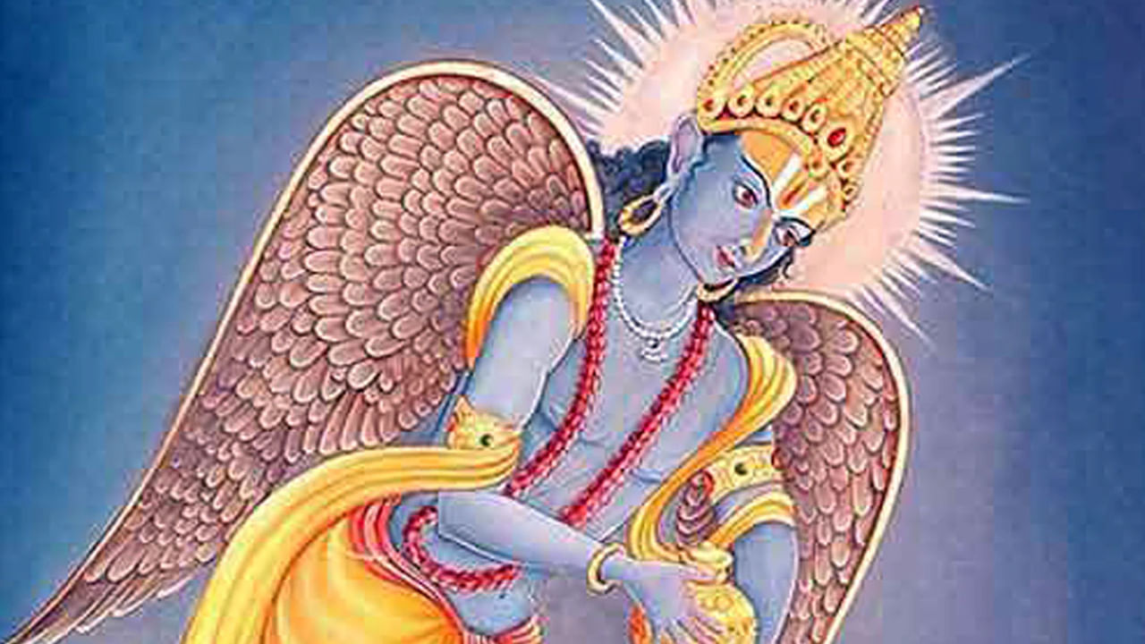 అందులో ఒకటి అక్రమం సంబంధం. వివాహమైన స్త్రీ లేదా పురుషుడు తన భర్త లేదా భార్యకు ద్రోహం చేసి పరాయి వ్యక్తితో అక్రమ సంబంధం పెట్టుకుంటే అటువంటి వ్యక్తి అకాల మరణానికి గురి అవుతారని చెబుతుంది గరుడ పురాణం. అంతే కాకుండా పవిత్రస్థాలాలు, తీర్థయాత్రలు, దేవాలయాలను కలుషితం చేయడం కూడా మహాపాపం అంట. అలాంటి స్థలాలను అపవిత్రం చేసిన వారికి కూడా అకాల మరణం తప్పదంట.