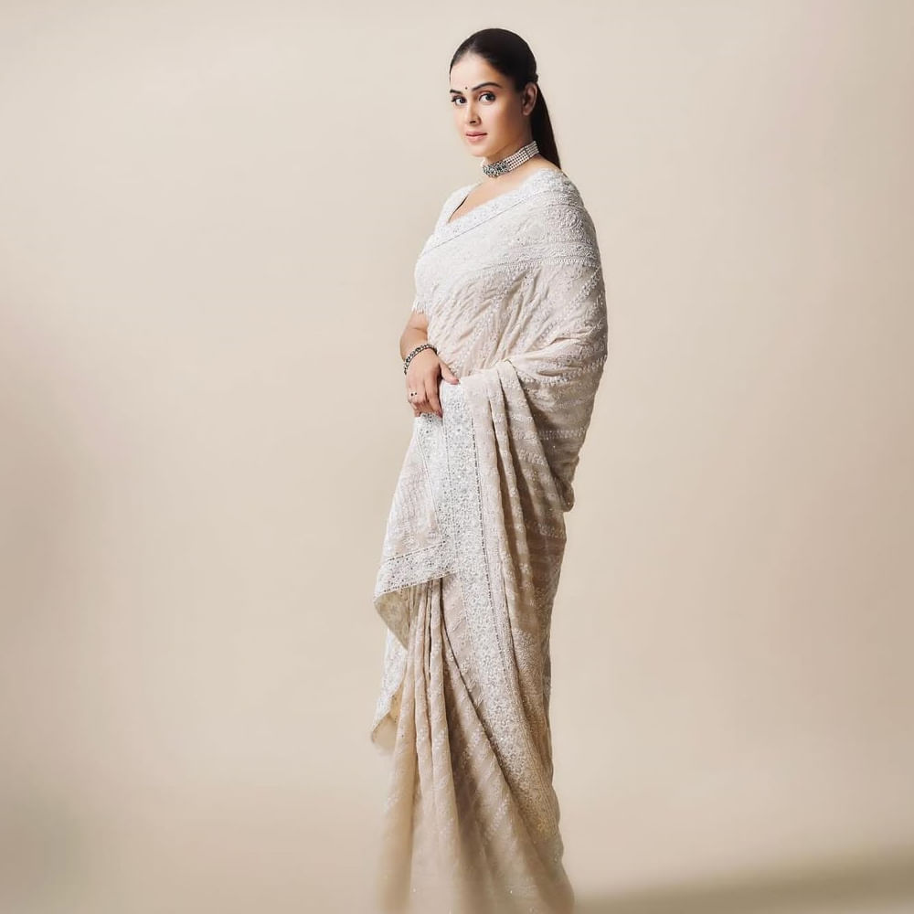 అయితే కెరీర్ మంచి ఫాంలో ఉండగానే బాలీవుడ్ హీరో రితేశ్ దేశ్ ముఖ్ ను ప్రేమించి పెళ్లి చేసుకుంది జెనీలియా. వీరికి ఇద్దరు అబ్బాయిలు. పెళ్లి తర్వాత సినిమాలకు పూర్తిగా దూరమయ్యింది. పిల్లలు, భర్త అంటూ కుటుంబంతోనే గడిపేసింది. కానీ సోషల్ మీడియాలో మాత్రం చాలా యాక్టివ్ గా ఉంటుంది. నిత్యం ఏదోక పోస్ట్ చేస్తుంటుంది. 