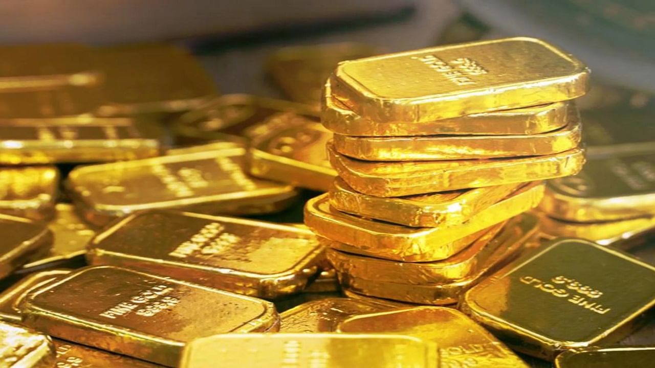 యూటీఐ గోల్డ్ ఎక్స్ఛేంజ్ ట్రేడెడ్ ఫండ్ మూడు సంవత్సరాల కాల వ్యవధిలో 23.14 శాతం వార్షిక రాబడిని ఇచ్చింది. దీని ఏయూఎం రూ. 1,983 కోట్లు కాగా మే 9, 2025 నాటికి దాని ఎన్ఏవీ రూ.82.5825గా ఉంది. బంగారం దేశీయ ధరతో పోలిస్తే ఈ ఫండ్ మార్చి 2007లో ప్రారంభమైనప్పటి నుంచి 12.65 శాతం వార్షిక రాబడిని ఇచ్చింది.
