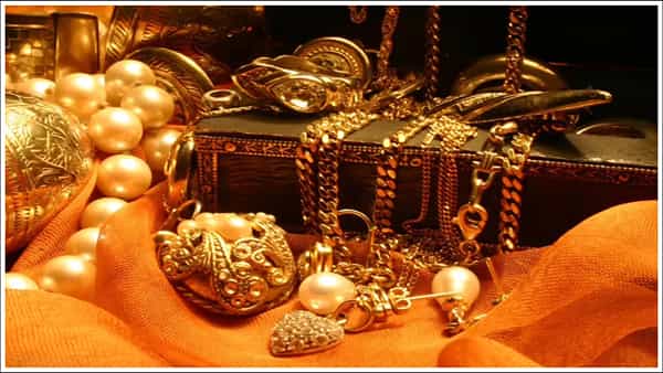 Gold Price Today: మళ్లీ లక్షకు చేరువలో బంగారం ధర.. భారీగా పెరుగుతున్న పసిడి