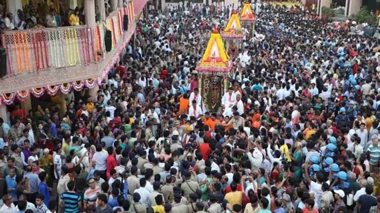 Big Breaking: జగన్నాథ రథ యాత్రలో అపశృతి.. భక్తులపైకి దూసుకెళ్లిన ఏనుగు!