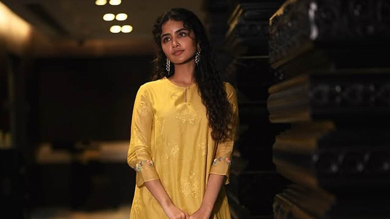 Gorgeous Anupama Parameswaran