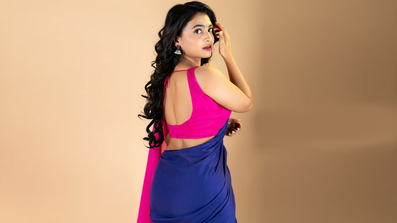 హైదరాబాద్‎లోని ఓ పాఠశాలలో స్కూలింగ్ విద్య పూర్తిచేసింది. మెహదీపట్నంలో ఉన్నసెయింట్ ఆన్స్ కళాశాల నుంచి బ్యాచలర్ అఫ్ బిజినెస్ అడ్మినిస్ట్రేషన్ నుంచి డిగ్రీ పట్టా పొందింది ఈ వయ్యారి భామ. అలేఖ్యకు చిన్నప్పటి నుంచి డ్యాన్స్‌పై మక్కువ ఎక్కువ. చిన్నప్పటి నుంచి కొరియోగ్రాఫర్‌ కావాలని కోరిక. 