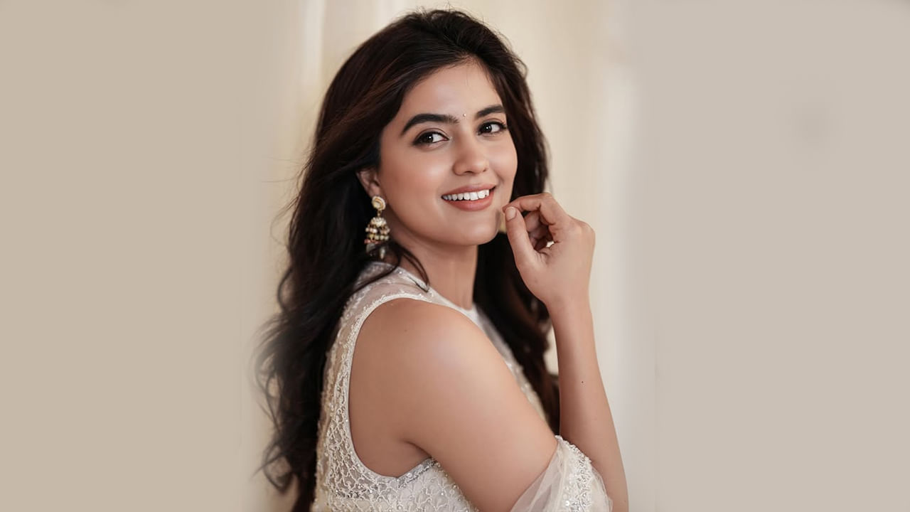 Graceful Amritha Aiyer