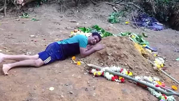 Viral Video: నేను ఎక్కడికి వెళ్లను.. నా బిడ్డతో ఇక్కడే ఉంటా - కంటతడి పెట్టిస్తోన్న ఆ తండ్రి వీడియో