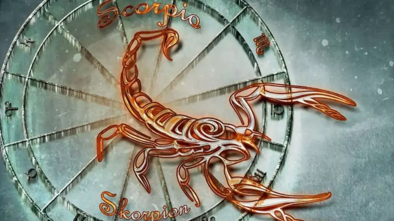 వృశ్చిక రాశి : గురుడు వృశ్చిక రాశి వారికి అనేక అదృష్టాలను తీసుకొస్తున్నాడు. దీంతో ఈ రాశి వారు అప్పులున్నా భయపడాల్సిన పనే లేదు. ఎందుకంటే వీరికి ఆర్థికంగా అనేక ప్రయోజనాలు కలగబోతున్నాయి. అంతే కాకుండా వీరు ఏదైనా పని ప్రారంభించాలి అనుకుంటే అది ఈ సమయంలో చేయడం చాలా శుభ ప్రదం. ఎందుకంటే ఆ పని త్వరగా పూర్తి అయిపోతుంది. 