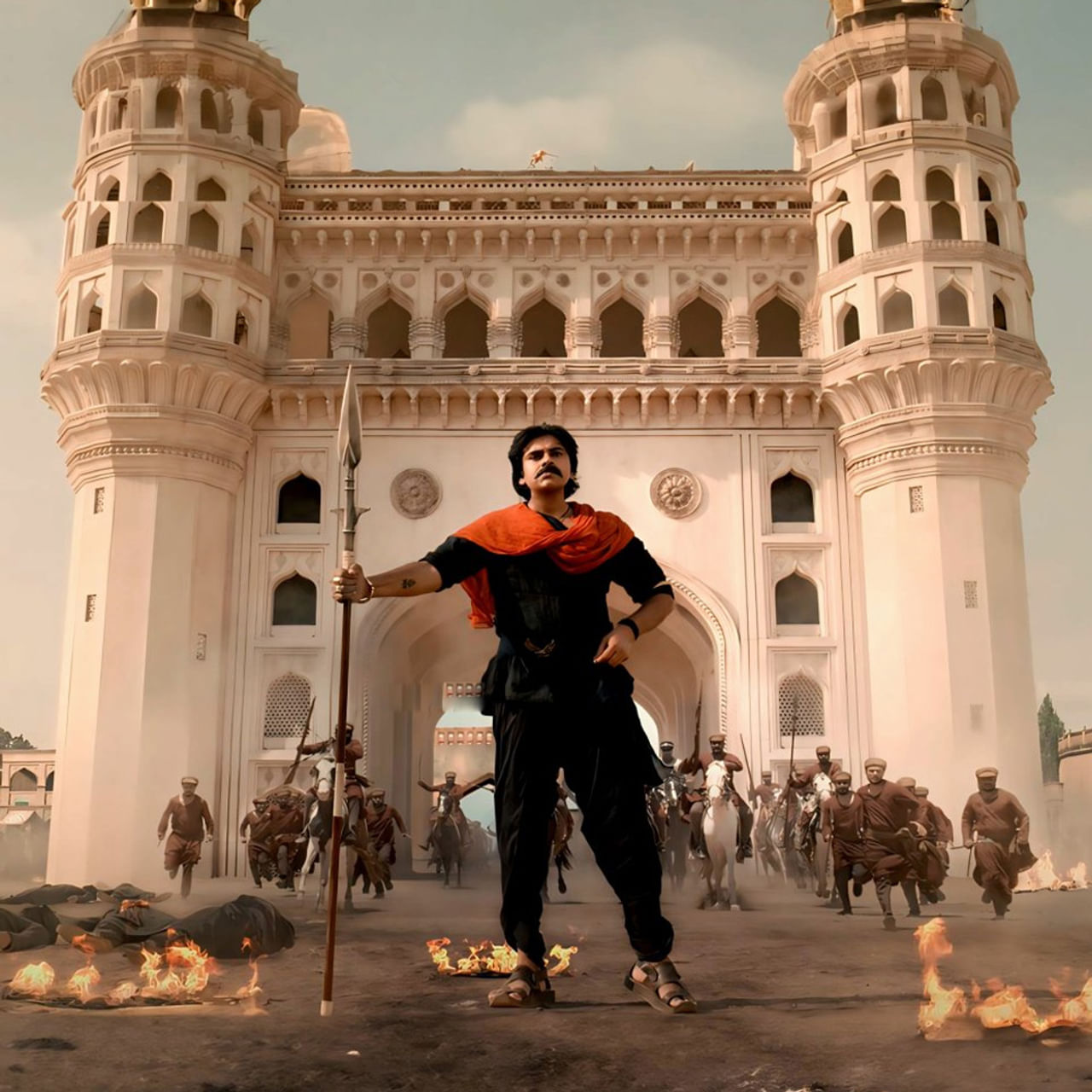 ఆఫ్టర్ ఏ గ్యాప్.. యామ్ బ్యాక్ అన్నట్లు కొన్ని రోజుల తర్వాత పవన్ కళ్యాణ్ హరిహర వీరమల్లు మరోసారి ట్రెండ్ అవుతుంది. ఇలా రిలీజ్ డేట్ అనౌన్స్ చేసారో లేదో.. అలా సోషల్ మీడియాలో ట్రెండింగ్ అవుతుంది ఈ చిత్రం. పవన్ అంటే ఆ మాత్రం రచ్చ కామన్ కదా..? పైగా జులై 24 అంటే మెగా ఫ్యాన్స్కు పిచ్చి.. 23 ఏళ్ళ కింద ఇదేరోజు ఇంద్ర సినిమా విడుదలైంది.