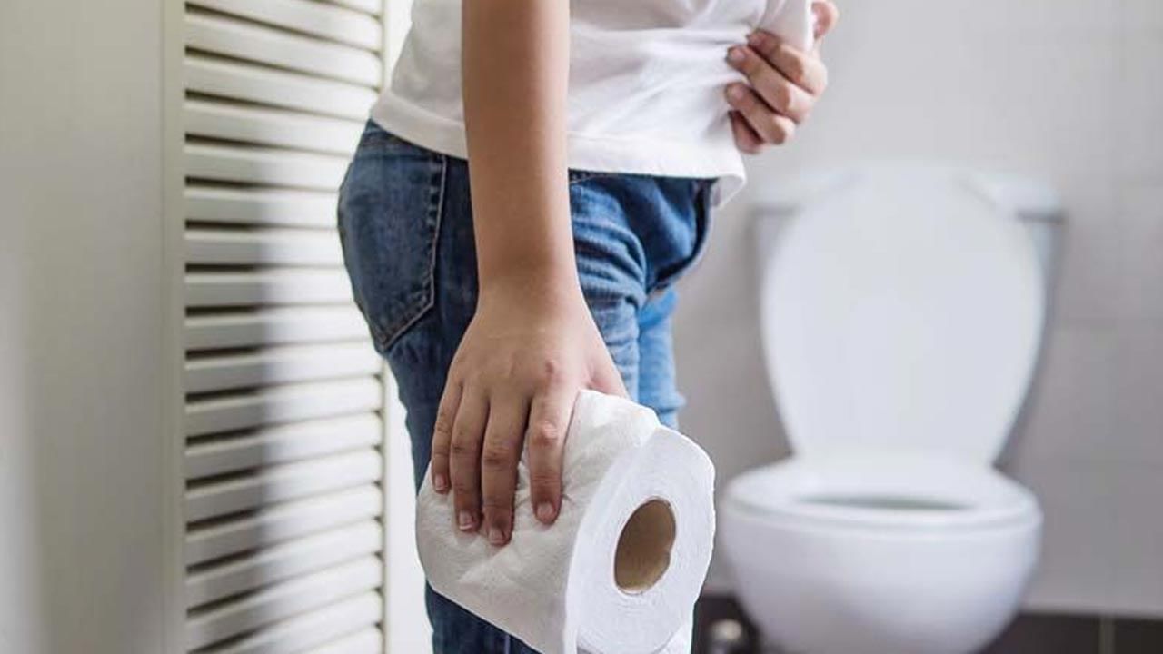 భోజనం చేసిన వెంటనే బాత్రూంకి పరుగులు తీసే అలవాటు మీకూ ఉందా? ఇలా ఎందుకు జరుగుతుందంటే..