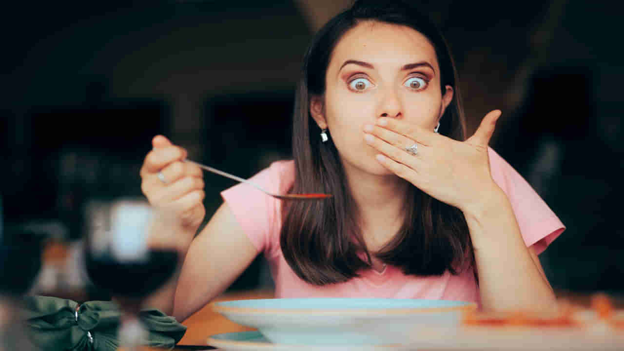 Hiccup Relief: ఎక్కిళ్లు ఎందుకు వస్తాయో తెలుసా? ఇలా చేస్తే చిటికెలో ఉపశమనం..