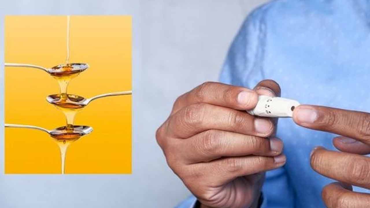 అయితే, ఇన్ని ఆరోగ్య ప్రయోజనాలు కలిగిన తేనెను మధుమేహం ఉన్నవారు తేనెను మితంగా తినవచ్చు అంటున్నారు ఆరోగ్య నిపుణులు. తేనెలోని తియ్యదనం రక్తంలో చక్కెర స్థాయిలను పెంచుతుందని చెబుతున్నారను. అయితే, తేనెలో తక్కువ గ్లైసెమిక్ ఇండెక్స్ ఉంటుంది. ఇది మన రక్తంలో చక్కెర స్థాయిలను నెమ్మదిగా పెంచుతుందని చెబుతున్నారు. 