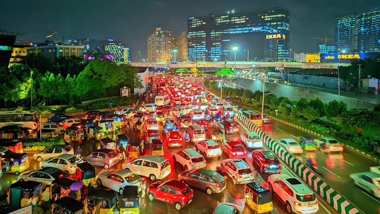 Hyderabad: హైదరాబాద్ ట్రాఫిక్ సమస్య కట్టడిపై అధికారుల ఫోకస్