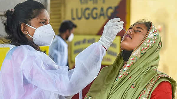 Coronavirus: భారత్లో 6వేలు దాటిన కరోనా యాక్టివ్ కేసులు.. 24 గంటల్లో వైరస్తో ఆరుగురు మృతి