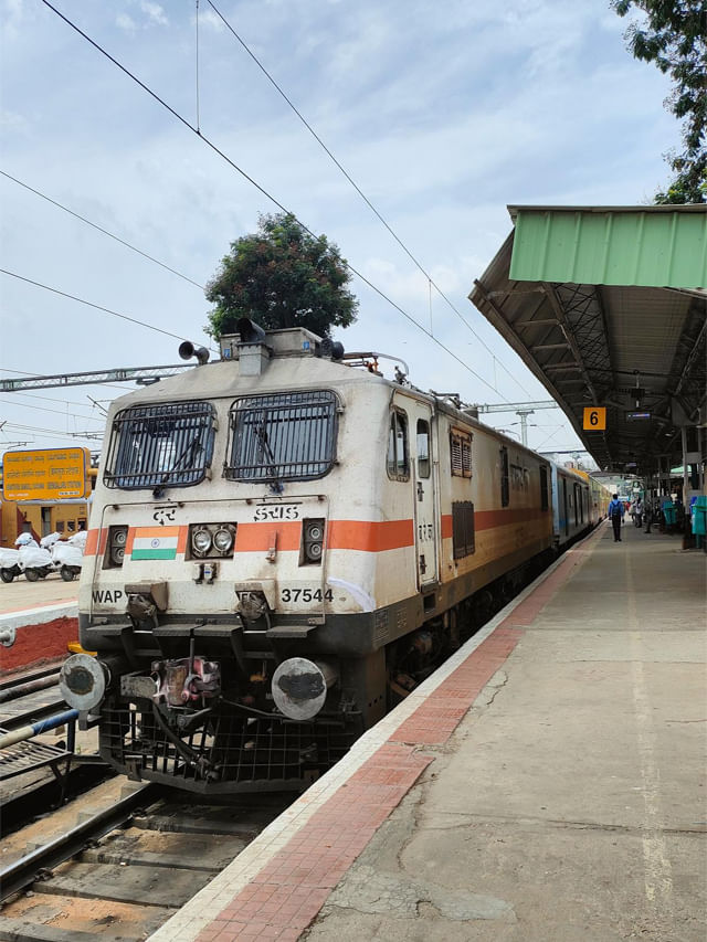 రైల్వే బ్యాడ్‌న్యూస్‌..పెరగనున్న రైల్వే ఛార్జీలు..ఎప్పటి నుంచి అంటే