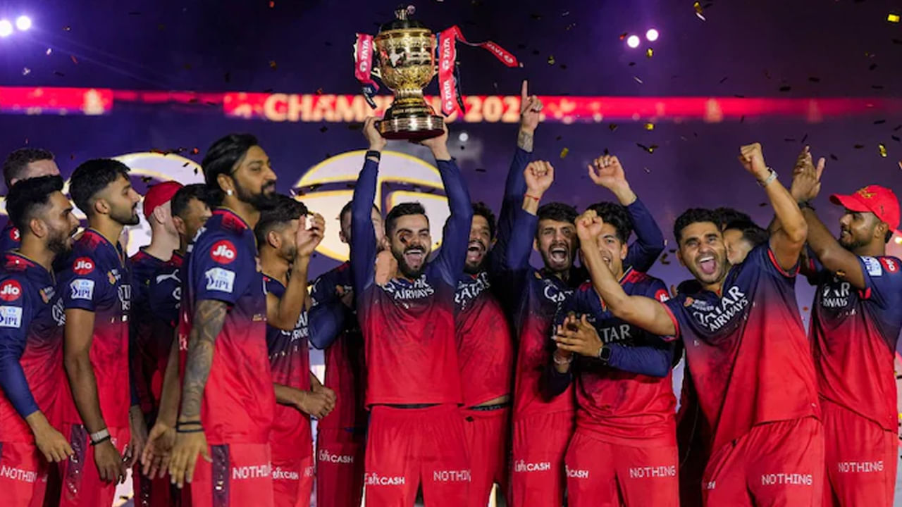 RCB, IPL 2026: తొలి ట్రోఫీలో భాగమయ్యారు.. కట్చేస్తే.. ఆర్సీబీ నుంచి ఐదుగురు ఔట్..? RCB, IPL 2026: తొలి ట్రోఫీలో భాగమయ్యారు.. కట్చేస్తే.. ఆర్సీబీ నుంచి ఐదుగురు ఔట్..?
