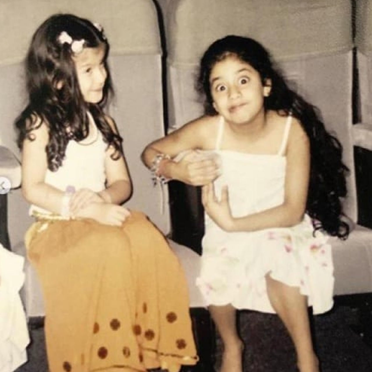 హిందీలో అనేక భాషలలో ఎన్నో చిత్రాల్లో నటించింది. ఆమె నటించిన చిత్రాలన్నీ భారీ అంచనాల మధ్య విడుదలై బాక్సాఫీస్ వద్ద యావరేజ్ టాక్ తెచ్చుకున్నాయి. కానీ తెలుగులో చేసిన ఒక్క సినిమా మాత్రం భారీ విజయాన్ని అందుకుంది. దీంతో ఈ అమ్మడు పేరు దక్షిణాదిలో మారుమోగింది. అంతేకాకుండా స్టార్ హీరోల సరసన ఛాన్స్ కొట్టేసింది. ఇంతకీ ఆమె ఎవరో తెలుసా..? 