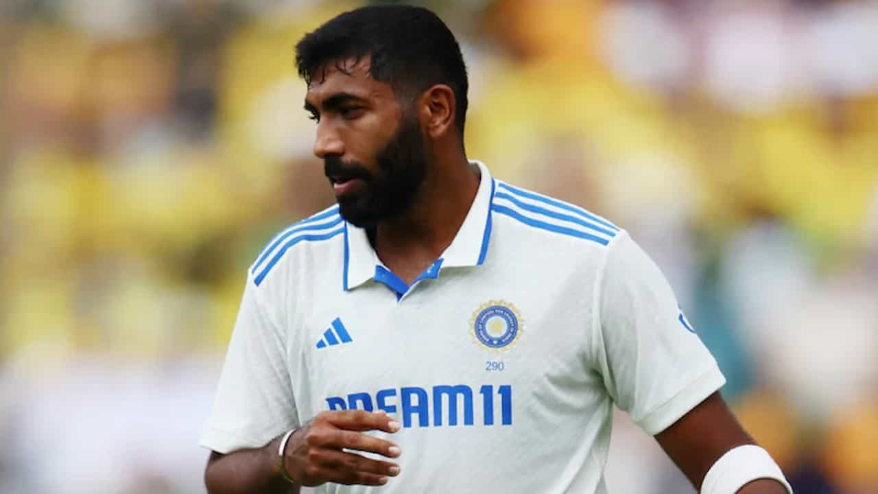 బుమ్రా వ్యాఖ్యలను బట్టి చూస్తే, ఫిట్నెస్ సమస్యలు, వర్క్లోడ్ మేనేజ్మెంట్ను దృష్టిలో ఉంచుకునే బీసీసీఐ తనను టెస్ట్ కెప్టెన్సీకి పరిగణించవద్దని స్వయంగా బుమ్రా కోరాడు. దీంతో శుభ్మన్ గిల్ భారత టెస్ట్ జట్టుకు సారథ్యం వహించే అవకాశం లభించింది. జస్ప్రీత్ బుమ్రా నిర్ణయం అతని వృత్తి నైపుణ్యాన్ని, జట్టు పట్ల నిబద్ధతను తెలియజేస్తోంది. తన వ్యక్తిగత ఆశయాల కంటే జట్టు ప్రయోజనాలకే ప్రాధాన్యత ఇవ్వడం అభినందనీయం.