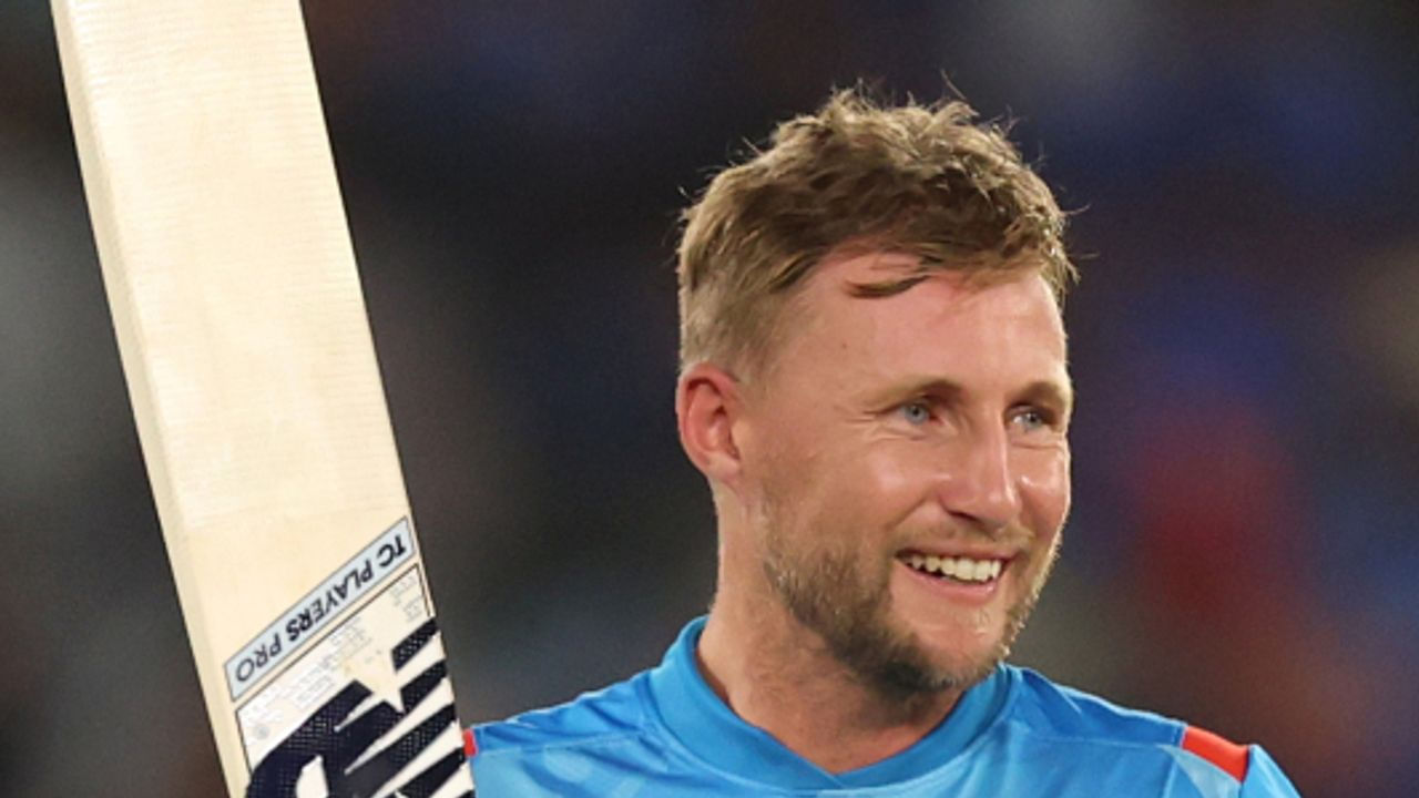 ఈ జాబితాలో టీమిండియా లెజెండ్ సునీల్ గవాస్కర్ (6245 బంతులు) అగ్రస్థానంలో ఉండగా, ఇంగ్లాండ్ మాజీ కెప్టెన్ అలిస్టర్ కుక్ (5374 బంతులు) రెండవ స్థానంలో ఉన్నాడు. ఈ శతాబ్దంలో టీమిండియా బౌలర్లను ఎదుర్కొన్న ఏకైక బ్యాట్స్మన్ జో రూట్. దీనికి నిదర్శనం భారత్పై 5171 బంతుల్లో అతను చేసిన 2846 పరుగులు.