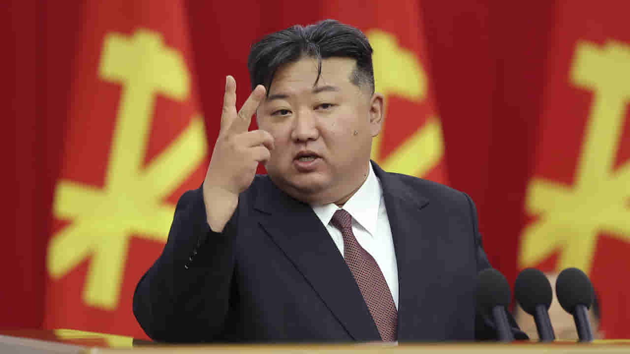 Kim Jong Un: ఇదేం అరాచకం మావ.! కలియుగ యమకిమ్కరుడు.. అన్ని ఫోన్లు చూసేస్తున్నాడుగా