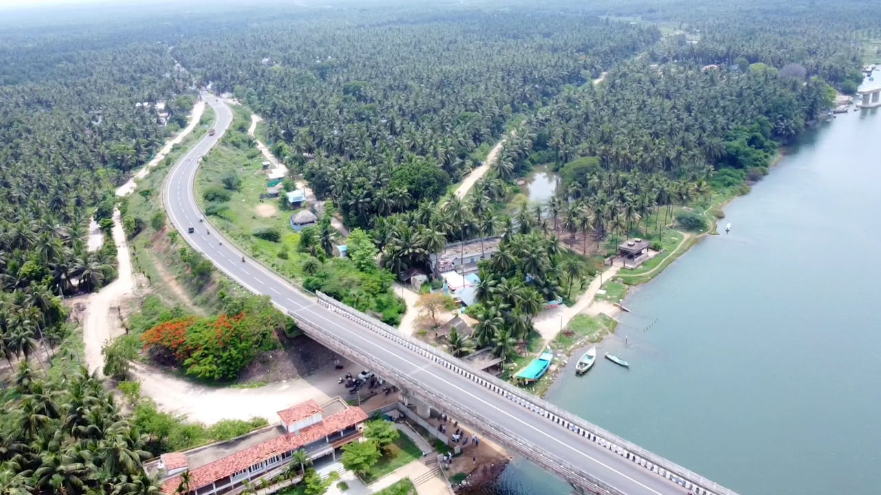 Andhra Pradesh: కోనసీమ అందాల మాటున తెలియని కష్టాలు.. గోదావరి గర్భంలో కలిసిపోతున్న..