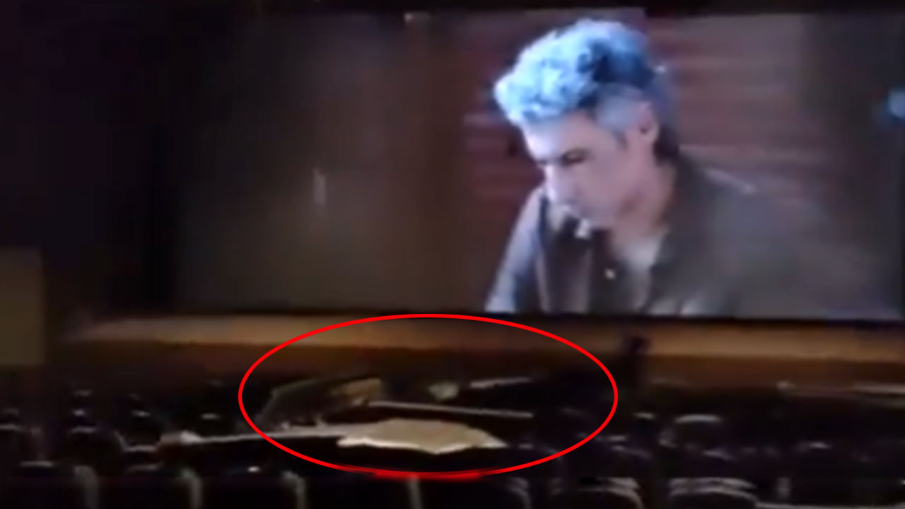 ఇంట్రెస్ట్‌గా సినిమా చూస్తుండగా ఊహించని ఘటన.. దెబ్బకు థియేటర్ నుంచి పరుగులు పెట్టిన జనం..