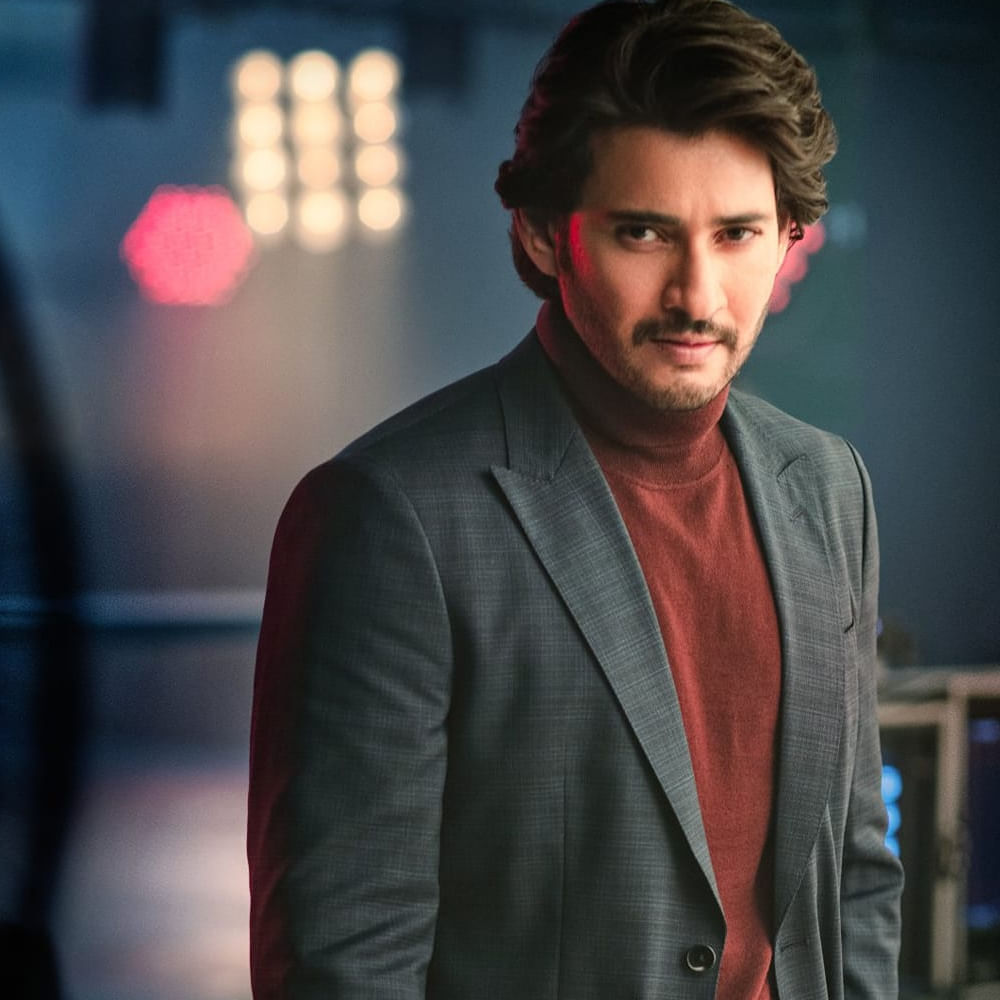 ఇదిలా ఉంటే.. మహేష్ బాబు కెరీర్ లో ఎన్నో సూపర్ హిట్ చిత్రాలు ఉన్నాయి. అలాగే మరికొన్ని అట్టర్ ప్లాప్ చిత్రాలు సైతం ఉన్నాయి. అందులో నిజం మూవీ ఒకటి. మహేష్ ఇప్పటివరకు చేసిన ప్రయోగాత్మక చిత్రాల్లో ఇది ఒకటి. ఈ చిత్రానికి డైరెక్టర్ తేజ దర్శకత్వం వహించారు.