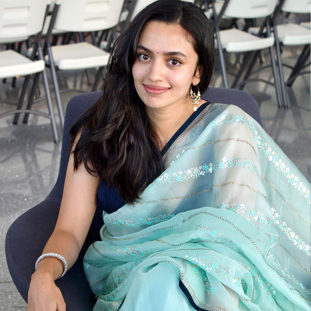 అయితే కెరీర్ స్టార్టింగ్ నుంచి ఈ భామ స్కిన్ షోకు దూరంగా ఉంటూ వచ్చింది. అయితే ఇప్పుడు మాత్రం ఈ అమ్మడు గ్లామర్ షోకు.. ఇంటెన్స్ సీన్స్ కు ఎలాంటి ఇబ్బంది లేదు అంటుంది. అదే రేంజ్ లో రెచ్చిపోతుంది కూడా.. మొన్నామధ్య ఫలానా అబ్బాయి.. ఫలానా అమ్మాయి  సినిమాలో గ్లామర్ టచ్ ఇచ్చింది. 