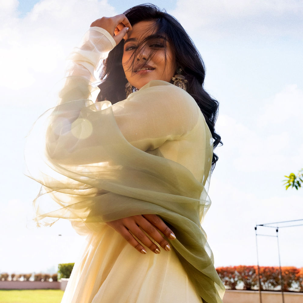 మమిత 2017లో మలయాళ చిత్రం సర్వోపరి పాలక్కారన్ ద్వారా సినీరంగంలోకి అడుగుపెట్టింది. ఆపరేషన్ జావా (2021), ఖో ఖో (2021), సూపర్ శరణ్య (2022), ప్రణయ విలాసం (2023) వంటి చిత్రాలలో అల్ఫోన్సా, అంజు, సోనా, గోపిక పాత్రలతో  ఈ ముద్దుగుమ్మ గుర్తింపు పొందింది.