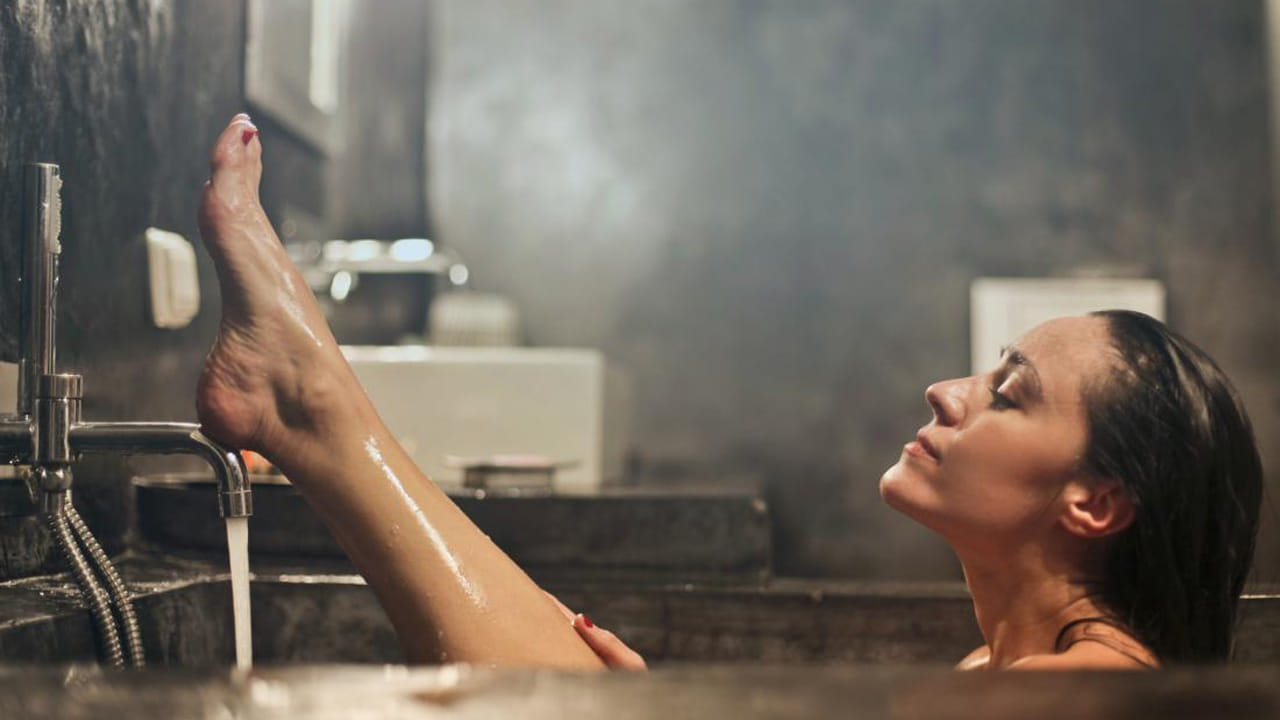 Menstrual Hygiene: ఆ సమయంలో స్నానం చేయవచ్చా? అమ్మాయిలు ఇది మీ కోసమే..