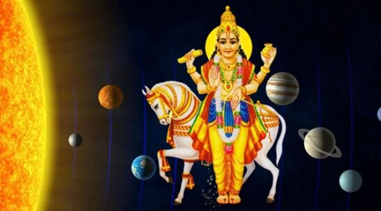 అన్ని గ్రహాల్లో కెల్లా శుక్రగ్రహాన్ని శుభ గ్రహాం అంటారు. అంతే కాకుండా సంపద గ్రహాం అని కూడా అంటారు. అయితే ఈ మాసం చివరిలో శుక్రుడు తన రాశిని మార్చుకోబోతున్నాడు. జూన్ 29న వృషభ రాశిలోకి సంచారం చేయనున్నాడు. అందువలన శుక్రుడి సంచారంతో మూడు రాశుల వారి జీవితంలో కొత్త వెలుగులు నిండనున్నాయంట. ఇంతకీ ఆ రాశులు ఏవి అంటే?