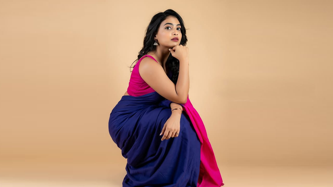 2015లో ఆమె హైదరాబాద్‌లోని అమెజాన్ డెవలప్‌మెంట్ సెంటర్‌లో ఎగ్జిక్యూటివ్‌గా చేరింది. అలేఖ్య దాదాపు మూడు సంవత్సరాలు అక్కడ పని చేసింది. తర్వాత యూట్యూబ్ వీడియోలు చేస్తూ పాపులారిటీ సంపాదించుకుంది.