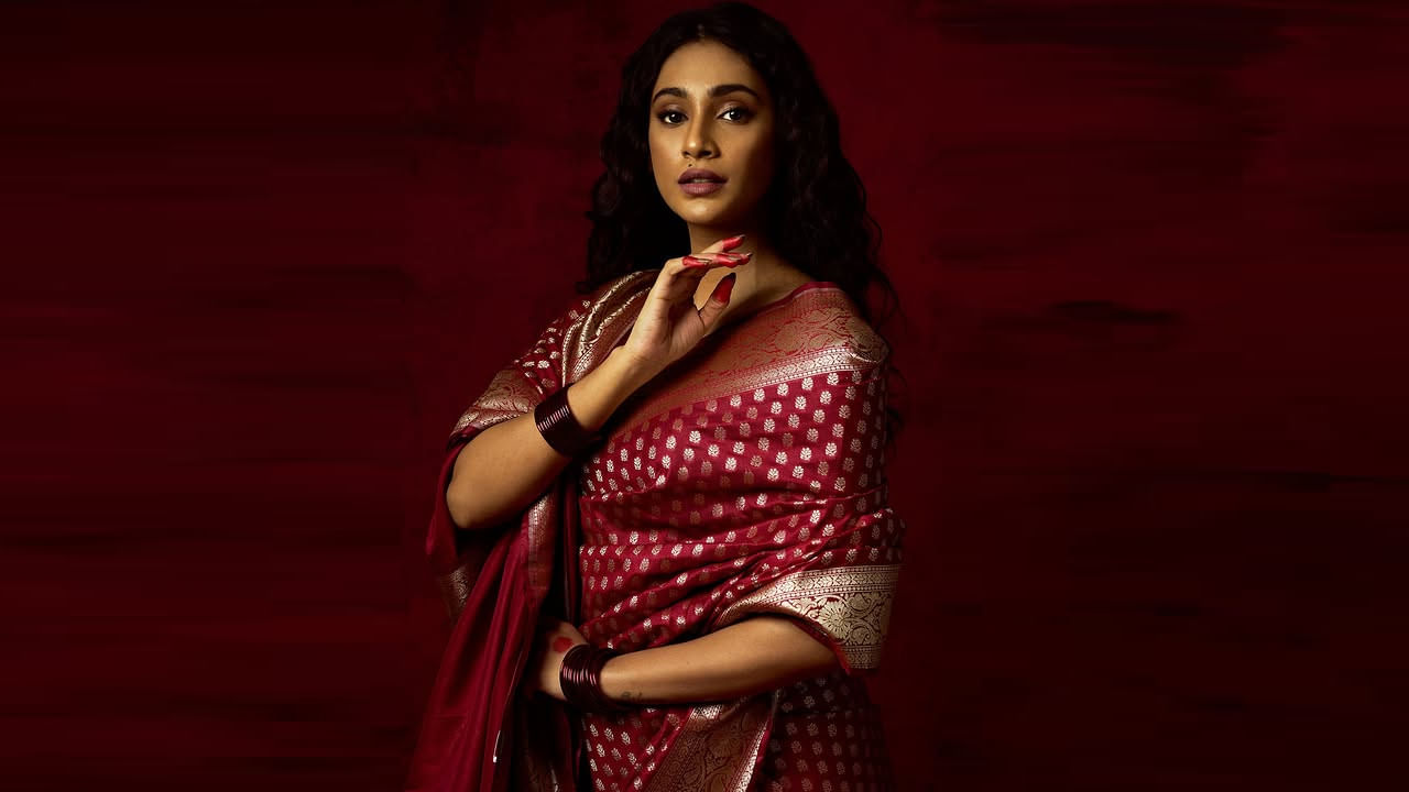 2022లో కోలీవుడ్ యాక్షన్ థ్రిల్లర్ DSPతో విజయ్ సేతుపతికి సరసన కథానాయకిగా చలనచిత్ర అరంగేట్రం చేసింది ఈ భామ. 2023లో రవితేజ హీరోగా చేసిన టైగర్ నాగేశ్వరరావులో జయవాణి అనే ఓ వేశ్య పాత్రతో తెలుగులో తొలిసారి నటించింది.