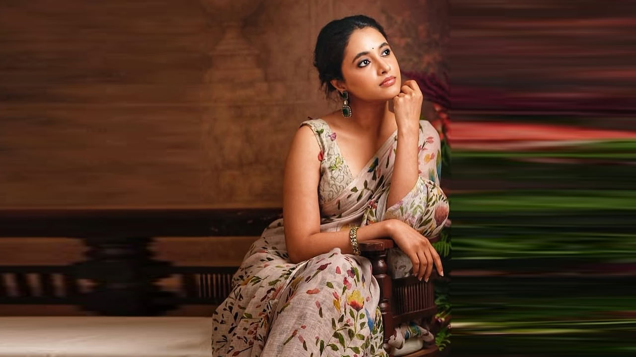 Mesmerizing Priyanka Mohan