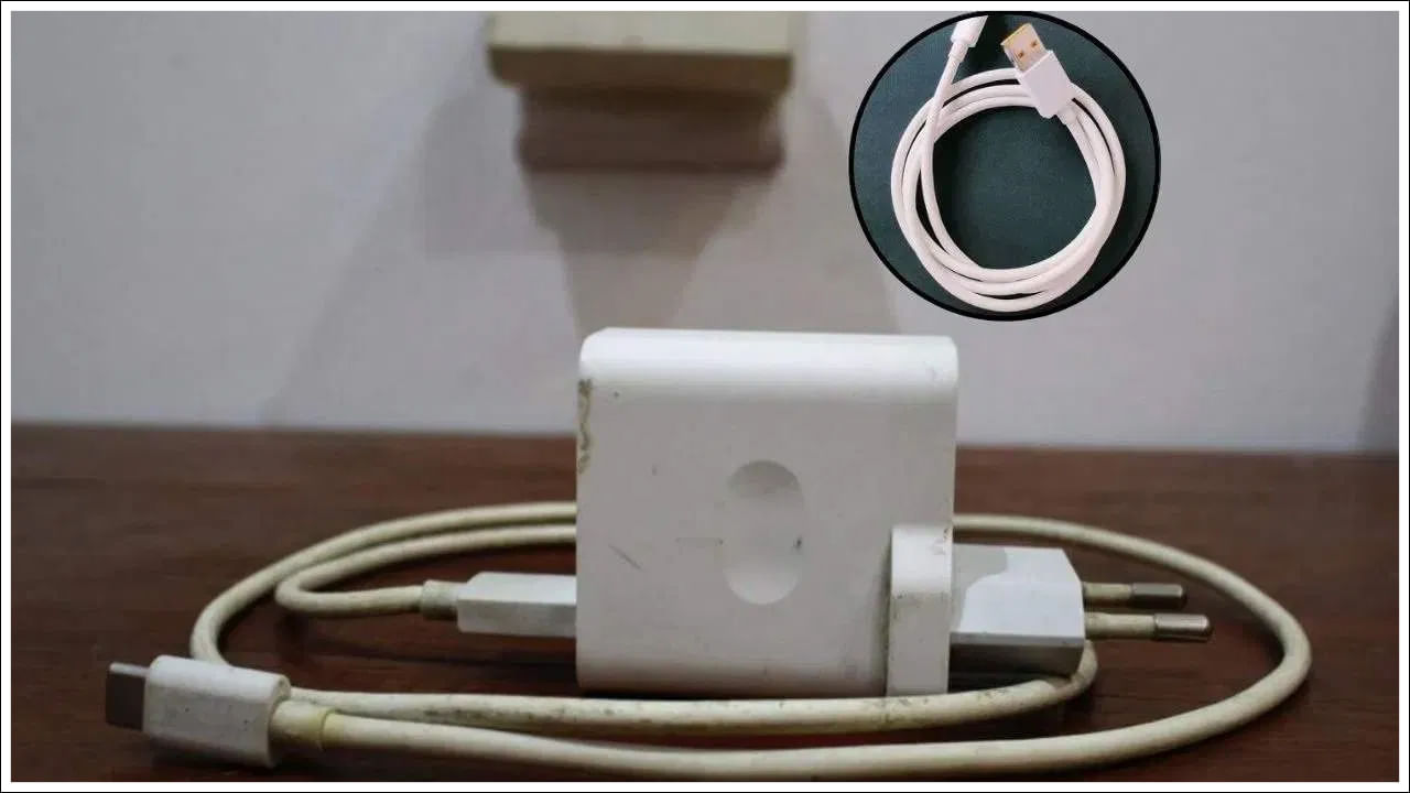 Tech Tips: మీ మొబైల్ ఛార్జర్‌పై నల్లటి మరకలు ఉన్నాయా? ఇలా చేస్తే మెరిసిపోతుంది? అద్భుతమైన ట్రిక్స్‌