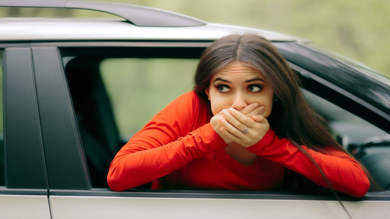 Motion Sickness: ప్రయాణాలలో వాంతులు ఎందుకు వస్తాయి? ఎలా అరికట్టాలి? Motion Sickness: ప్రయాణాలలో వాంతులు ఎందుకు వస్తాయి? ఎలా అరికట్టాలి?