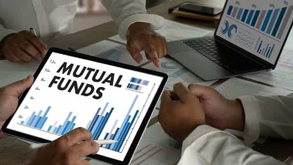 Mutual Funds: మ్యూచువల్ ఫండ్స్ ఇన్వెస్టర్స్కు అలెర్ట్.. ఆ విషయంలో జాగ్రత్తలు తప్పనిసరి