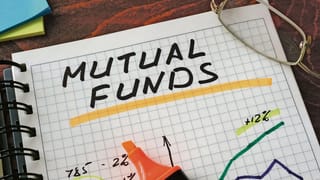 Senior Citizens: పొదుపుతో పదవీ విరమణ జీవితం హ్యాపీ.. ది బెస్ట్ స్కీమ్స్ ఇవే..!