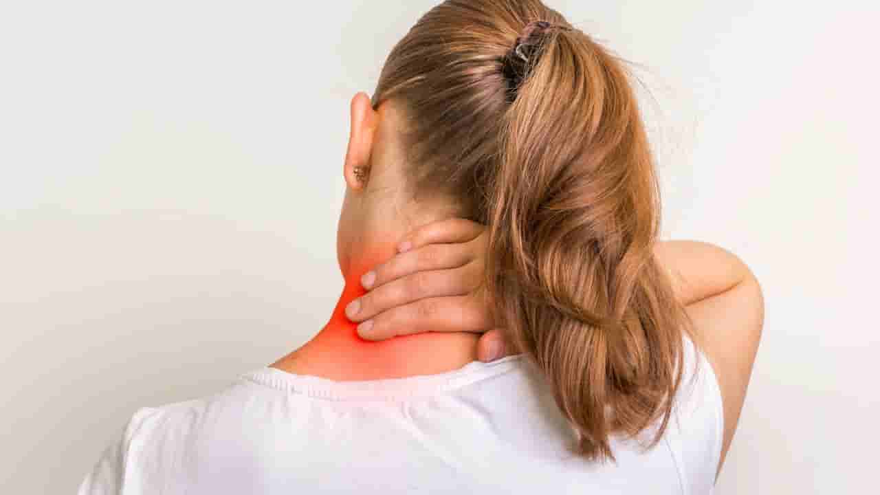 Neck Pain Relief: మెడ నొప్పితో బాధపడుతున్నారా..? ఇలా చేస్తే నొప్పి మాయం అవుతుంది..!