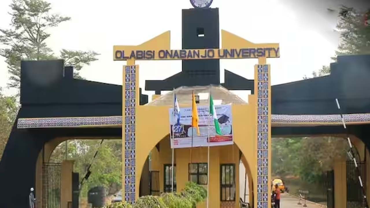 డ్రెస్ కోడ్ తనిఖీ అంటూ అమ్మాయిలతో చూడండి ఎంత అసభ్యంగా ప్రవర్తించారో..?