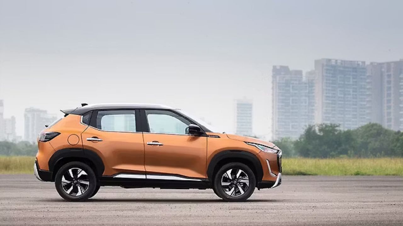 సీఎన్‌జీ కిట్ కోసం మాగ్నైట్‌కు సంబంధించిన ఎక్స్-షోరూమ్ ధర పైన నిస్సాన్ అదనంగా రూ. 74,999 వసూలు చేస్తుంది. ఇది మోటోజెన్ అందించే మూడు సంవత్సరాలు లేదా 100,000 కి.మీ ప్రామాణిక వారంటీతో వస్తుంది.
