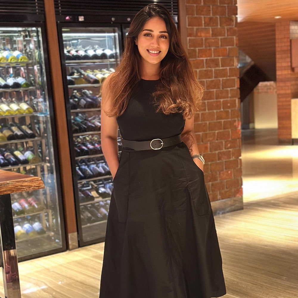 మెంటల్ మదిలో సినిమాతో తెలుగు తెరకు పరిచయమైంది ఈ ముద్దుగుమ్మ. ఆ త్రవాత టిక్ టిక్ టిక్, చిత్రలహరి, బ్రోచేవారెవరురా, అలవైకుంఠపురంలో, రెడ్ ,పాగల్, దాస్ కా దమ్కీ సినిమాల్లో నటించి నటిగా తనకంటూ మంచి గుర్తింపు తెచ్చుకుంది. తమిళ భాషలోనూ అనేక చిత్రాల్లో నటించి మెప్పించింది. 