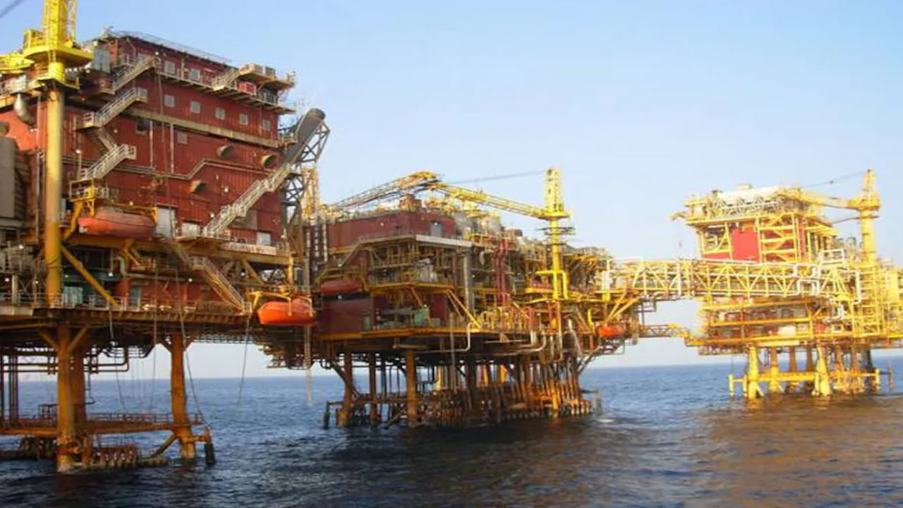 Oil Reserve On Sea