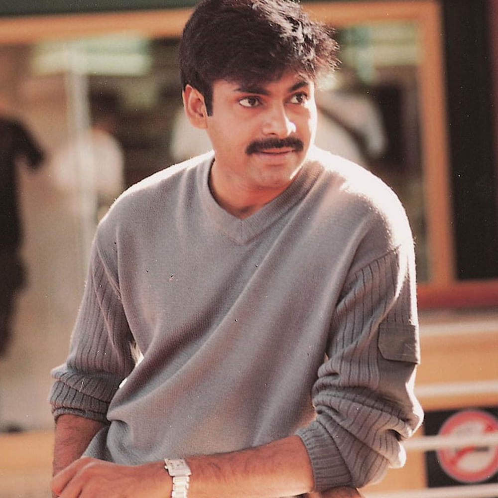 ఈ చిత్రానికి ఉత్తమ నటుడిగా మహేష్ బాబు, ఉత్తమ సహాయ నటిగా తాళ్లూరి రామేశ్వరి నంది అవార్డ్స్ అందుకున్నారు. ఇదంతా పక్కన పెడితే.. ఈచిత్రానికి ఫస్ట్ ఛాయిస్ మహేష్ కాదట. అవును ఈ సినిమాను ముందుగా పవన్ కళ్యాణ్ తో తెరకెక్కించాలనుకున్నారట.