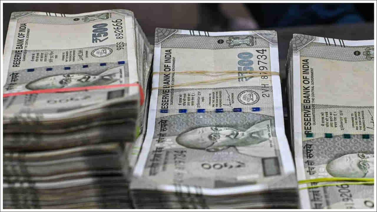 Personal Finance: ఈ ఉద్యోగి కేవలం 18 నెలల్లోనే లక్షాధికారి అయ్యాడు.. ఎలా? డబ్బు సంపాదనకు చిట్కాలు