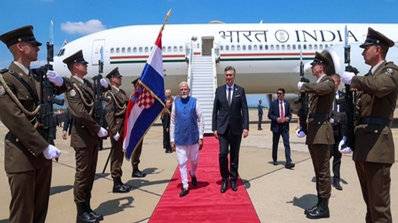 క్రొయేషియాలో ప్రధాని మోదీకి ఘనస్వాగతం.. ఇరు దేశాల మధ్య పలు కీలక ఒప్పందాలు!