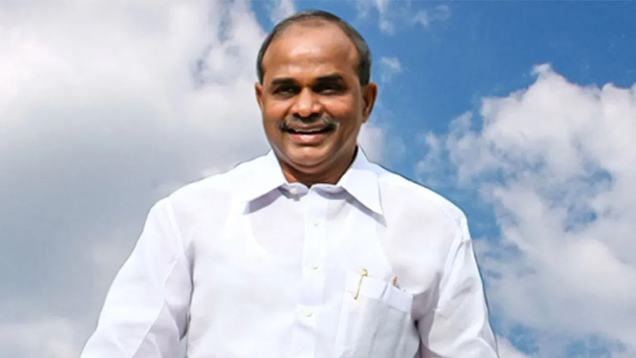 వైఎస్ రాజశేఖర్ రెడ్డి (2009): అప్పటి ఆంధ్రప్రదేశ్ ముఖ్యమంత్రి వైఎస్ రాజశేఖర్ రెడ్డి 2 సెప్టెంబర్ 2009న నల్లమల కొండలలో జరిగిన హెలికాప్టర్ ప్రమాదంలో మరణించారు. భారీ శోధన ఆపరేషన్ తర్వాత ప్రమాద స్థలాన్ని గుర్తించారు.