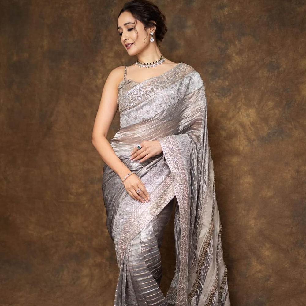 ప్రగ్యా జైస్వాల్.. మధ్యప్రదేశ్ లోని జబల్ పూర్ లో జన్మించింది.  పూణేలోని సింబయాసిస్ లా స్కూల్లో చదివింది. సింబయాసిస్ యూనివర్సిటీలో చదువుతున్న రోజుల్లోనే అందాల పోటీలలో పాల్గొంది. మోడలింగ్ రంగంలోకి అడుగుపెట్టిన ప్రగ్యా జైస్వాల్ ఫెమినా మిస్ ఇండిాయ 2008లో పోటీల్లో పాల్గొని మిస్ ఫ్రెష్ ఫేస్ టైటిల్ గెలుచుకుంది. 