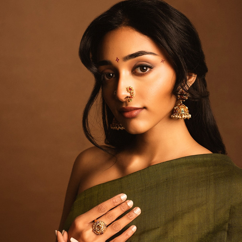 ప్రీతి ముకుందన్ టీవీ షోలో నృత్య ప్రదర్శనలతో తన కెరీర్ ను ప్రారంభించింది. అందాల భామ ప్రీతి ముకుందన్ మొదటి మ్యూజిక్ ఆల్బమ్ ‘ముత్తు ము2’ యూట్యూబ్ లో 4.2 మిలియన్లకు పైగా వ్యూస్ సాధించి పేరొందినది. ఆతర్వాత ఈ చిన్నదానికి సినిమా ఆఫర్స్ వచ్చాయి.