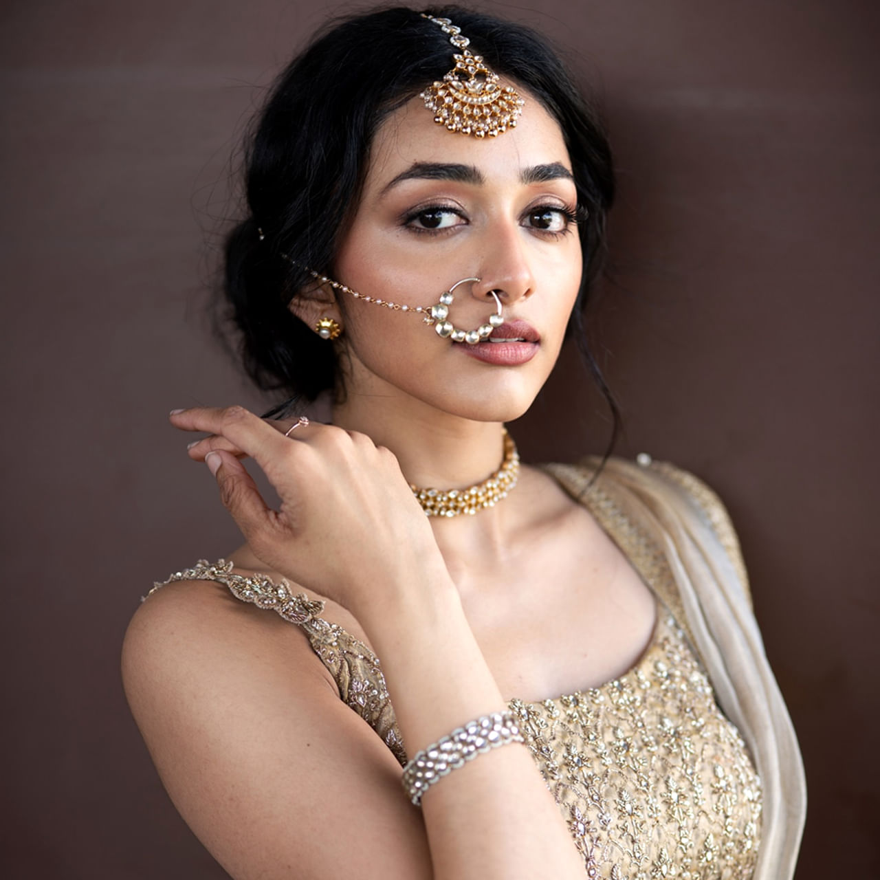 టాలీవుడ్ ను కొత్త అందాలు పలకరిస్తున్నాయి. కొత్త హీరోయిన్స్ చాలా మంది తన అందంతో నటనతో ఆకట్టుకుంటున్నారు. అలా టాలీవుడ్ కు పరిచయమైన భామే ప్రీతి ముకుందన్. ఈ చిన్నది ఇటీవలే టాలీవుడ్ లోకి ఎంట్రీ ఇచ్చి మంచి విజయాన్ని అందుకుంది. ఇప్పుడు పాన్ ఇండియా సినిమాలో నటిస్తుంది.